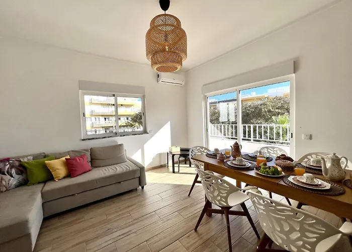 Design By Homing Appartement *